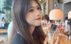 校花扶着校长的巨龙慢慢坐下